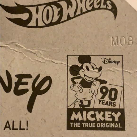 2019 Disney 90th Anniversary Edition Chip - Picture 4 of 5